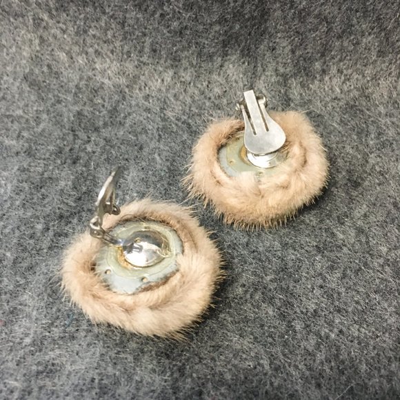 Vintage Fur Earrings - Picture 5 of 6